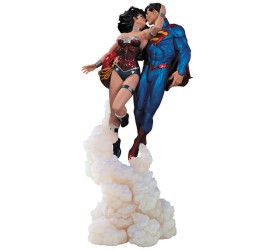 DC Comics Statue Superman and Wonder Woman The Kiss 36 cm